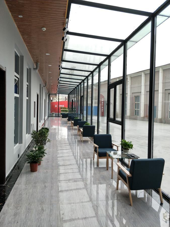 הוההוט Lantern Hotel מראה חיצוני תמונה