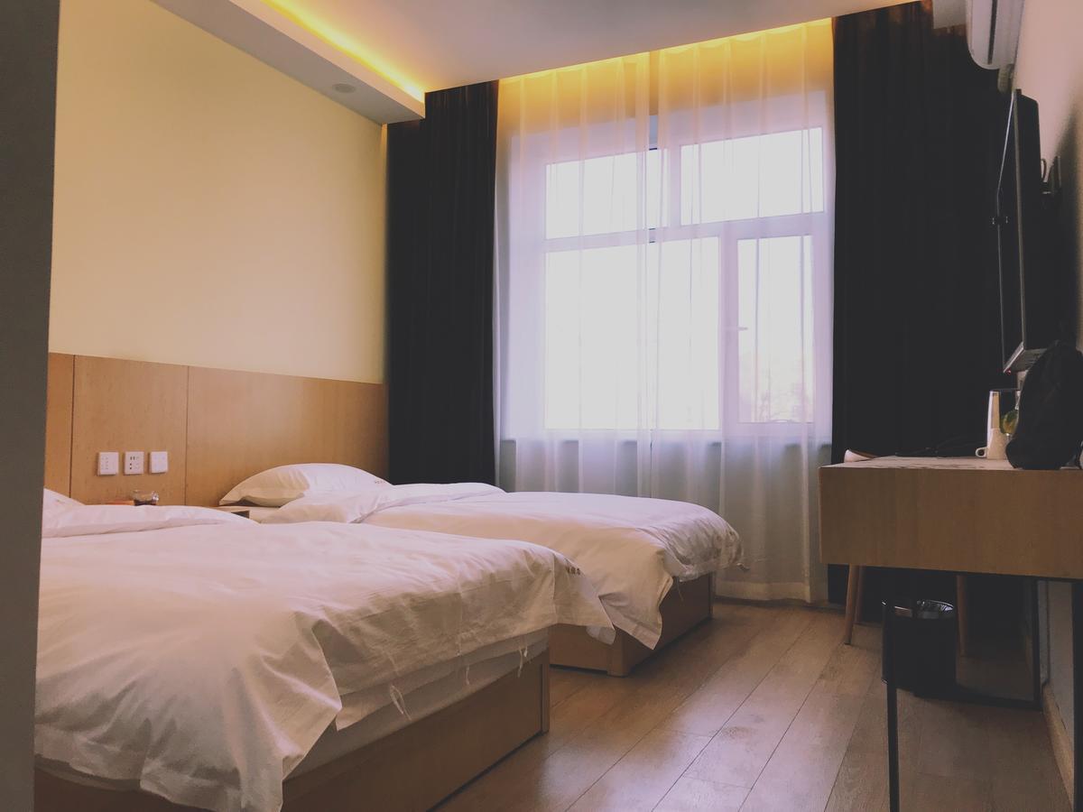 הוההוט Lantern Hotel מראה חיצוני תמונה